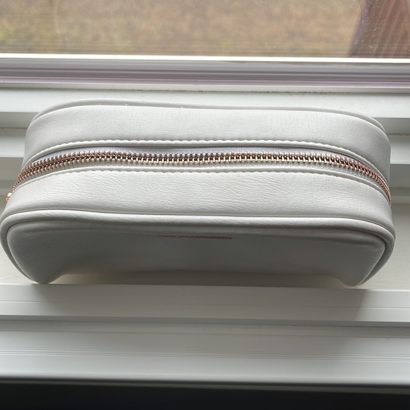 Makeup bag - Picture 2 of 4